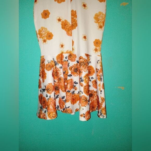 CBR Mermaid Style Fitted Floral Dress With Neck Bow And Peek A Boo - Picture 14 of 14